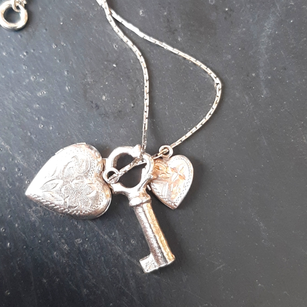 Vintage 60s locket key necklace